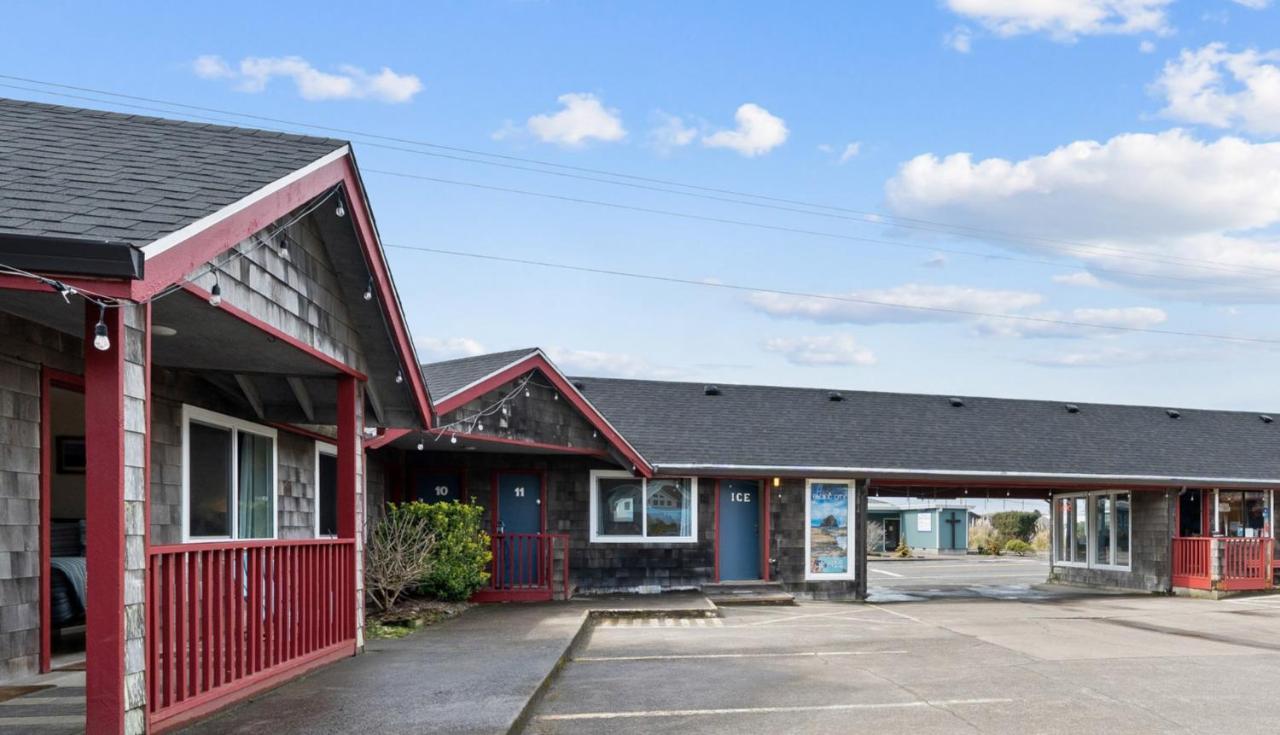 Surf & Sand Inn Pacific City Exterior photo